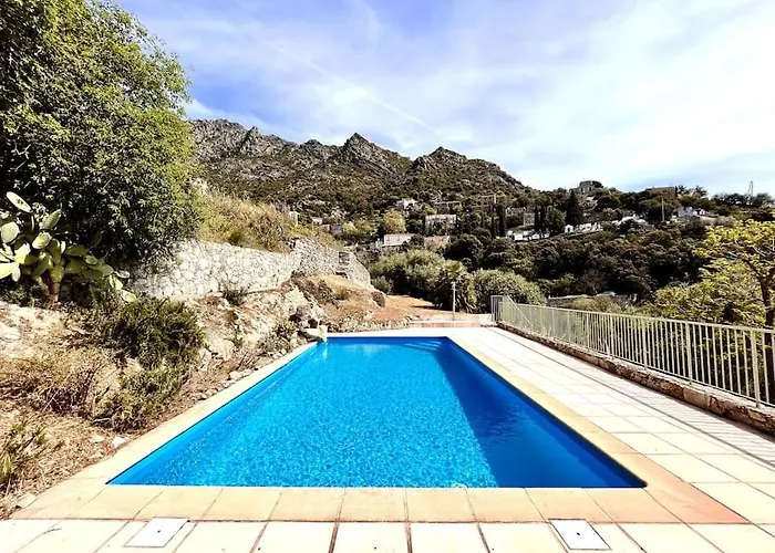 Appartement 2 Chambres A Lama Avec Piscine
