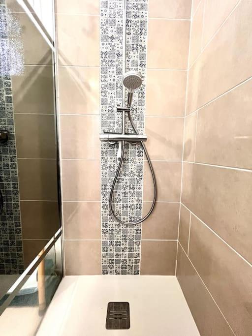2 A Avec Piscine Apartamento
